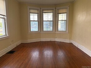 83 Washington Ave in New Rochelle, NY - Building Photo - Building Photo