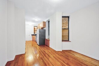 358 W 45th St in New York, NY - Building Photo - Building Photo