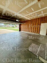 8917 W Meadow Park in Wichita, KS - Building Photo - Building Photo