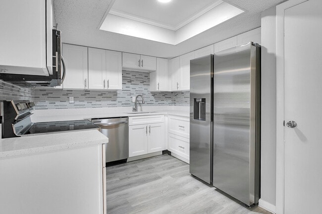 property at 513 Fairways Ln