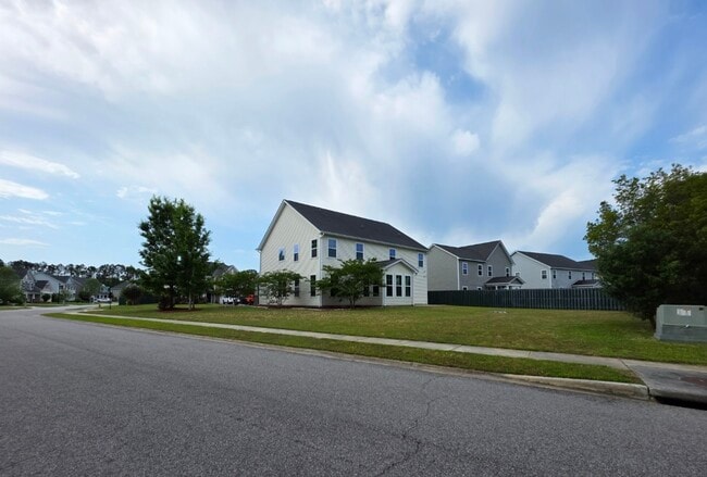 701 Breys Cut in Richmond Hill, GA - Building Photo - Building Photo