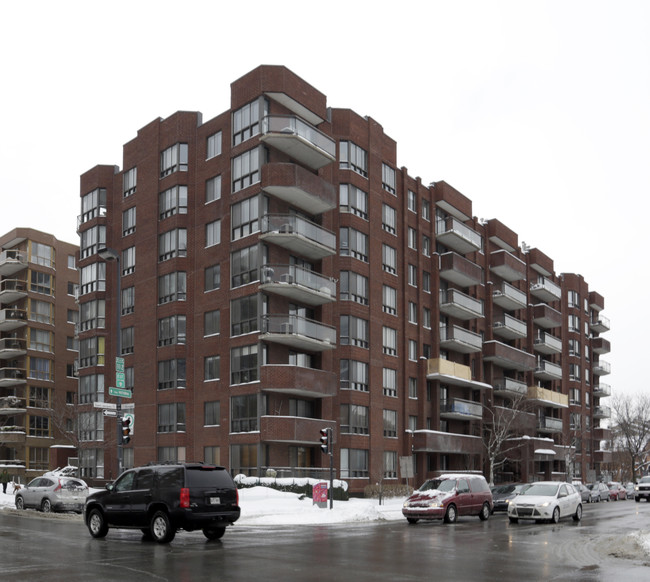 1360 Saint-Jacques in Montréal, QC - Building Photo - Primary Photo