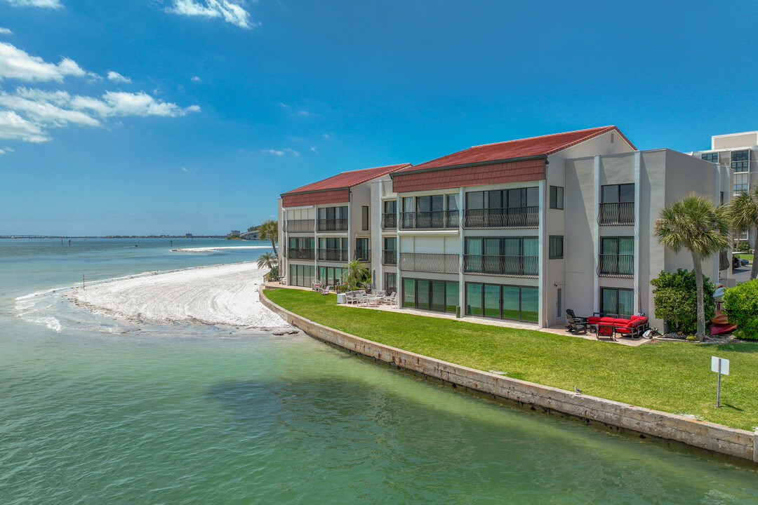 Marina House in Clearwater, FL - Building Photo