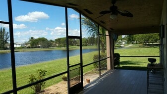 508 Woodgate Cir in Sunrise, FL - Building Photo