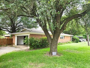 701 S Burdette Ave in Sherman, TX - Foto de edificio - Building Photo