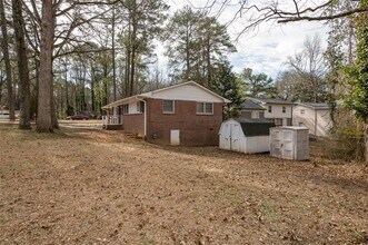 4085 Kenora Dr SW in Atlanta, GA - Building Photo - Building Photo