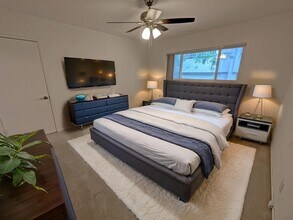 833 S Plymouth Blvd in Los Angeles, CA - Foto de edificio - Building Photo