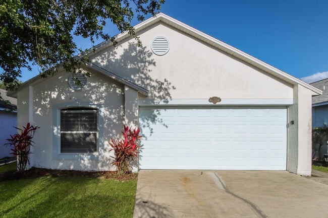 property at 2908 Maderia Cir