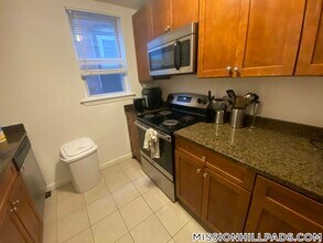 10 Parker Hill Ave in Boston, MA - Building Photo - Building Photo