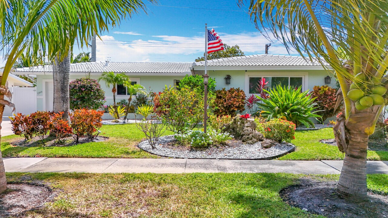 1366 SW 9th Ave in Boca Raton, FL - Building Photo