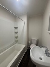 147 Downs St in Kingston, NY - Foto de edificio - Building Photo