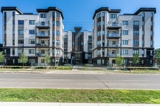 1 Month Rent Free + $500 Off Security Depo in Edmonton, AB - Building Photo - Building Photo