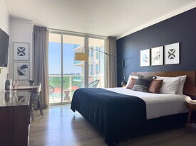 2889 McFarlane Rd in Miami, FL - Building Photo