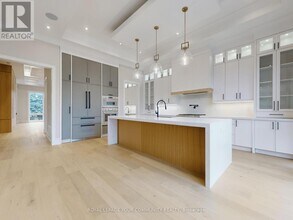 117 Crestwood Rd in Vaughan, ON - Building Photo - Building Photo