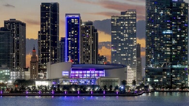 Miami World Tower in Miami, FL - Foto de edificio - Building Photo