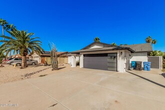 4950 W Grovers Ave in Glendale, AZ - Building Photo - Building Photo