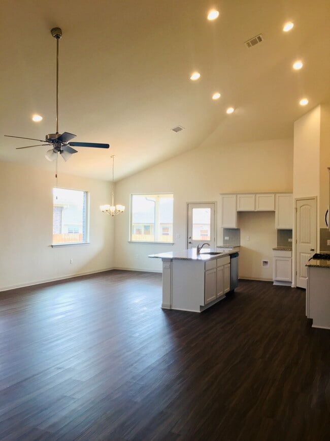 18313 Calasetta Dr in Pflugerville, TX - Building Photo - Building Photo