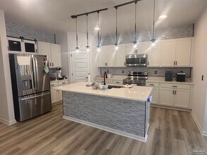6630 Sun Tree Cir in Bellview, FL - Building Photo - Building Photo