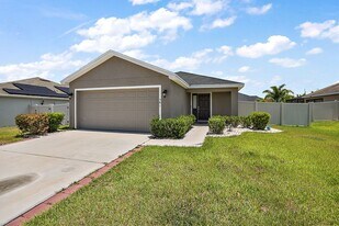 581 Greenshank Dr in Haines City, FL - Building Photo