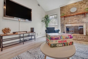 313 Manden Rd in Pooler, GA - Building Photo