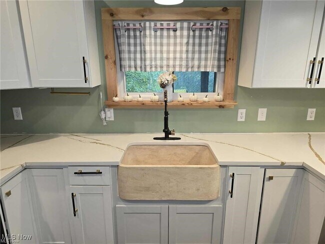 202 Meek Ave in Byesville, OH - Building Photo - Building Photo