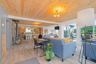 56 Rue Charette in Val-des-monts, QC - Building Photo - Building Photo