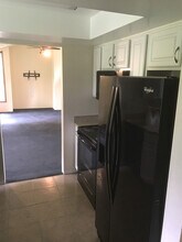 895 Foxglenn Ave in Eugene, OR - Building Photo - Building Photo