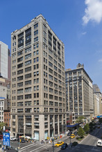 Huys in New York, NY - Foto de edificio - Building Photo