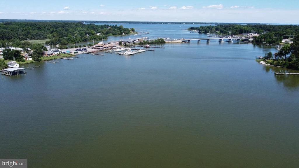 18216 Piedmont Dr in Cobb Island, MD - Foto de edificio