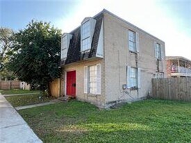 3260-3266 Kabel Dr in New Orleans, LA - Building Photo