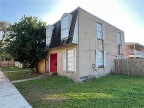 3260-3266 Kabel Dr in New Orleans, LA - Building Photo - Building Photo