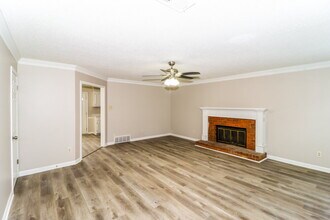 329 Locust Grove Dr in Cordova, TN - Building Photo - Building Photo