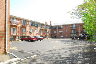 Lakeside apartments in Lakewood, NJ - Building Photo - Building Photo