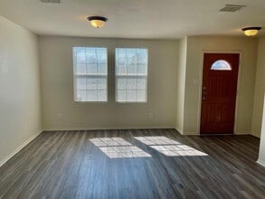 820 Wrigley Dr in Burleson, TX - Building Photo - Building Photo