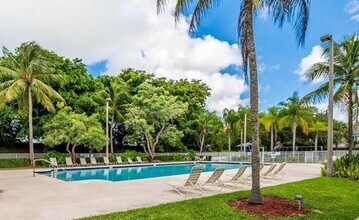 7813 Sanibel Dr in Tamarac, FL - Building Photo - Building Photo