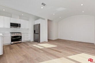 843 N Formosa Ave in Los Angeles, CA - Building Photo - Building Photo