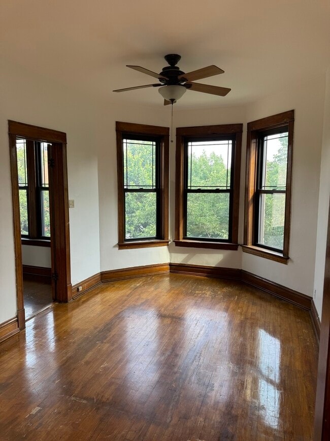 2435 W Thomas St in Chicago, IL - Building Photo - Building Photo
