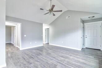 2850 E Stanford St in Springfield, MO - Building Photo - Building Photo