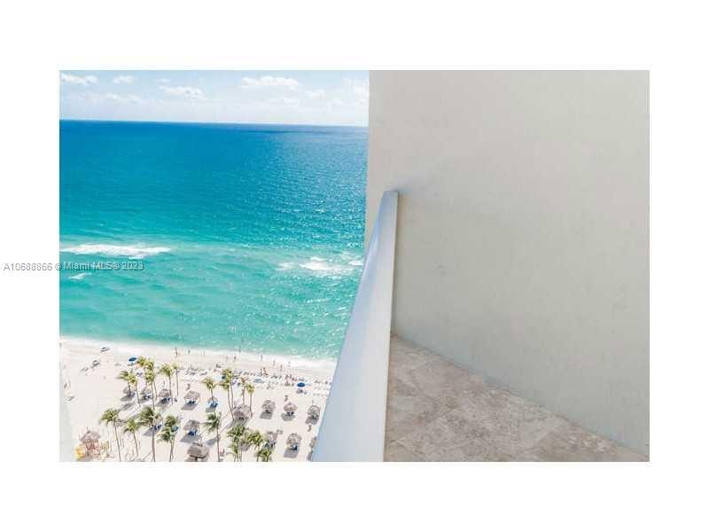 16699 Collins Ave in Hollywood, FL - Building Photo