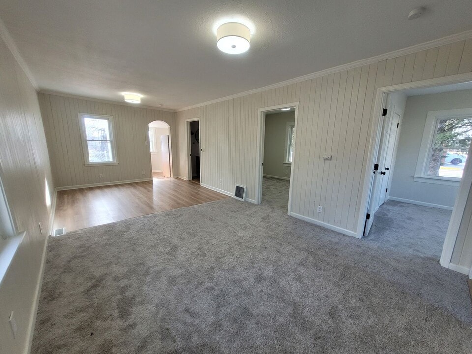 5716 Ovid Ave in Des Moines, IA - Building Photo