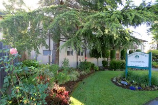 Redwood Garden Apartments in Santa Rosa, CA - Building Photo