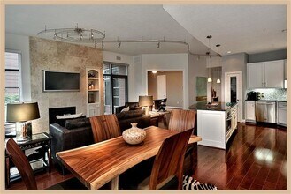 3 Waterway Square Pl in The Woodlands, TX - Building Photo - Building Photo