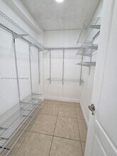 22 Salamanca Ave in Coral Gables, FL - Building Photo - Building Photo