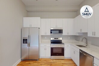 100 W Lexington St in Baltimore, MD - Building Photo - Building Photo
