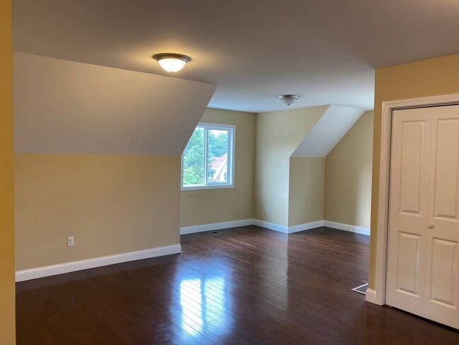 149 Lincoln St, Unit Apt 3