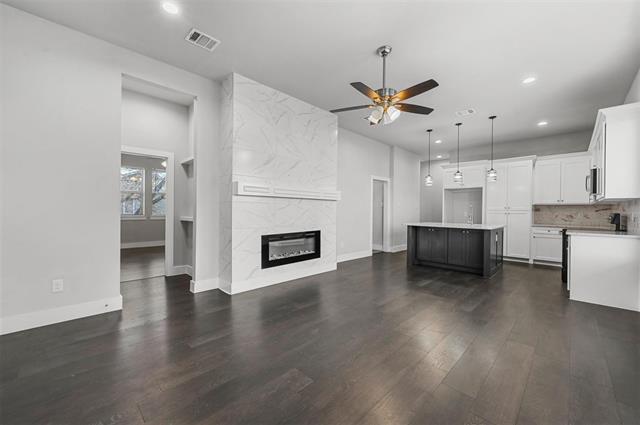204 N Getzendaner St in Waxahachie, TX - Building Photo - Building Photo