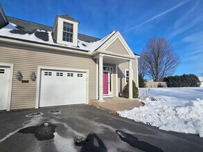 359 Main St in Easthampton, MA - Building Photo - Building Photo