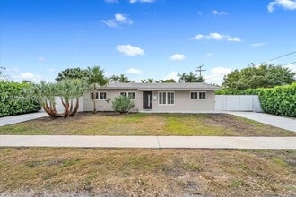 10330 SW 51st St in Miami, FL - Building Photo - Building Photo