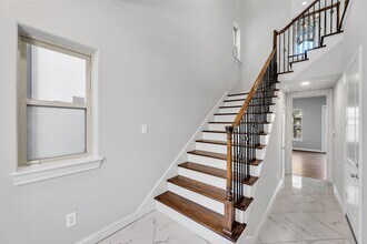 2711 Arabelle Grove in Houston, TX - Foto de edificio - Building Photo