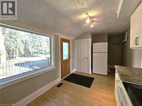 1044 Knechtel Ct in Wilmot, ON - Building Photo - Building Photo